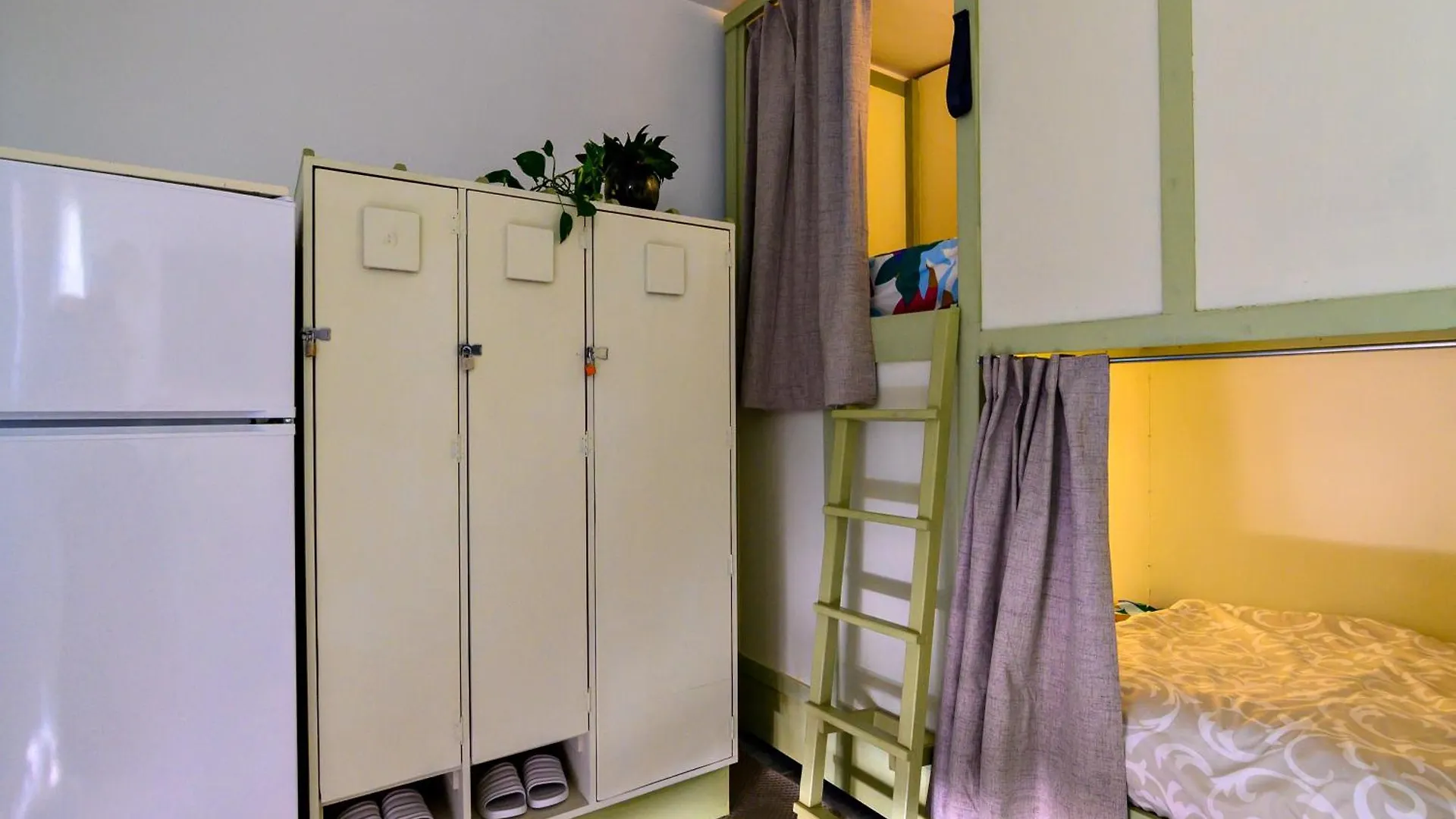 Habitaciones Green Door B&B Camas 0*,  Spain